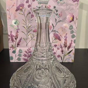 Elegant Clear Glass Decanter